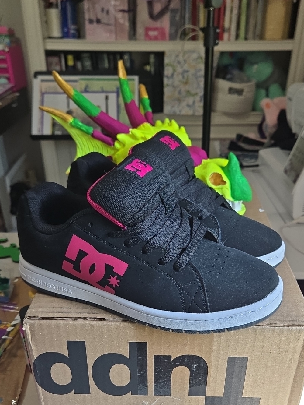DC Court Graffik Skate Shoes - Black/Pink